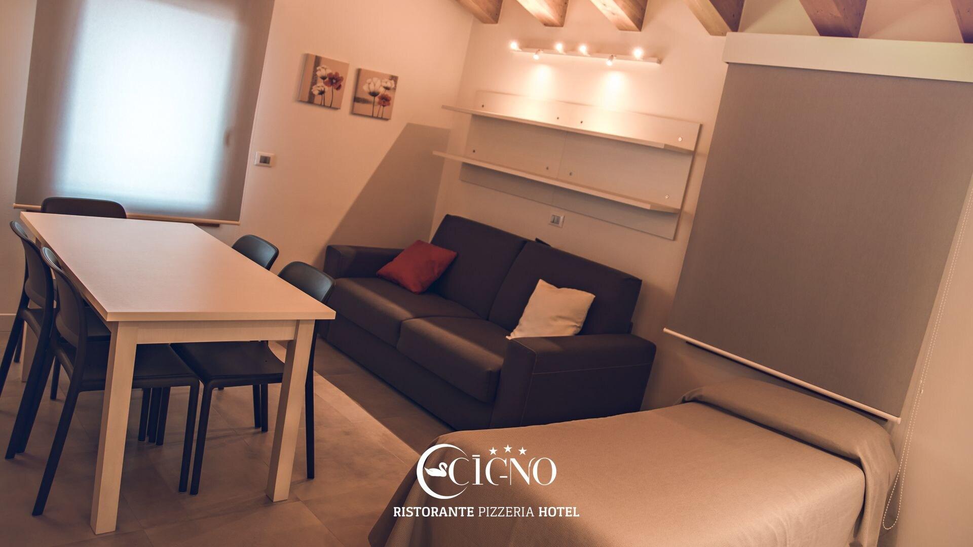 Hotel Ristorante Cigno - Camere And Aparthotel 拉提萨那 外观 照片