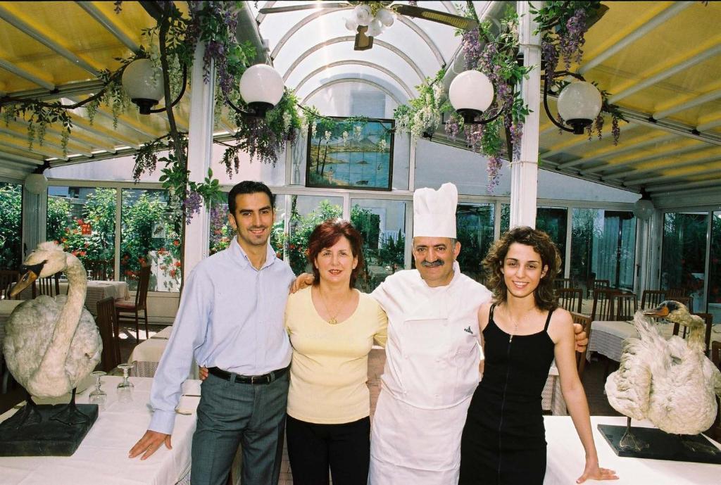 Hotel Ristorante Cigno - Camere And Aparthotel 拉提萨那 外观 照片