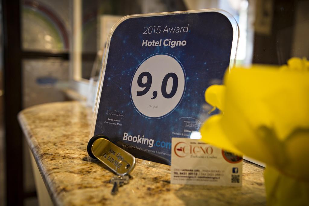 Hotel Ristorante Cigno - Camere And Aparthotel 拉提萨那 外观 照片