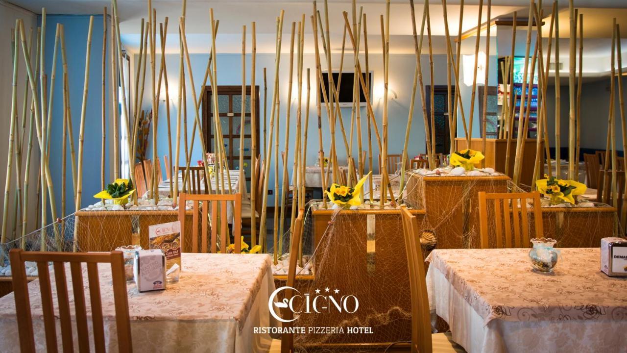 Hotel Ristorante Cigno - Camere And Aparthotel 拉提萨那 外观 照片